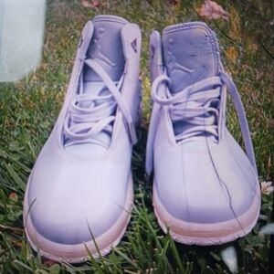 I'm selling my Grey Jordan instigator size 9.5